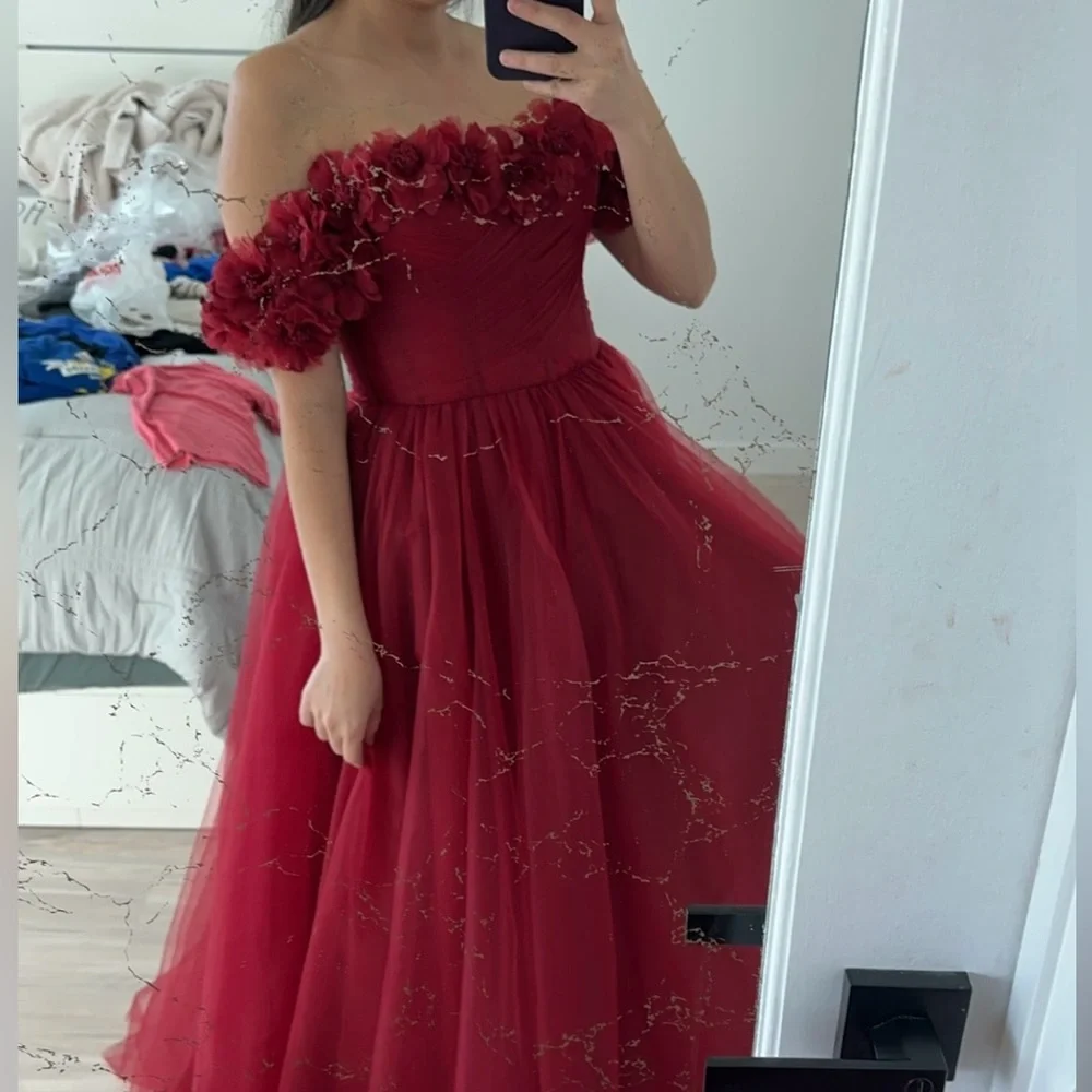 Teuta Matoshi royal crimson gown - Picture 4 of 7